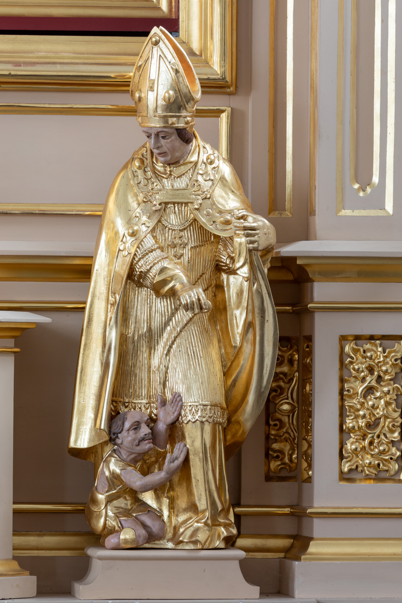 Rzeźba świętego Stanisława Biskupa
