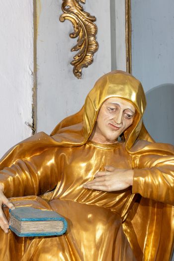 Rzeźba – święta Anna – z ołtarza głównego