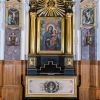 Para ołtarzy bocznych: z obrazem świętej Trójcy i obrazem Matki Boskiej z Dzieciątkiem.