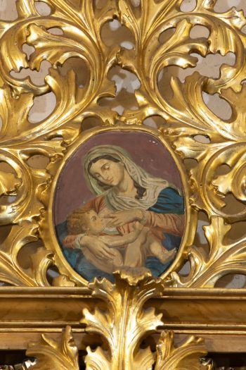 Obraz Matki Boskiej karmiącej - w ołtarzu bocznym