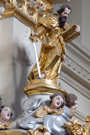 Rzeźba świętego Jakuba  - w zwieńczeniu ambony