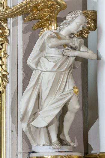 Para figur Aniołów w ołtarzu bocznym – strona lekcji